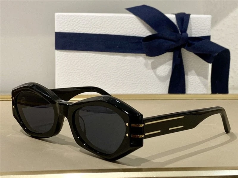 Damen-Sonnenbrille für den Sommer für Männer und Frauen, Signatur-B1U-Stil, Anti-Ultraviolett-Retro-Platte, Vollformat-Brille, Zufallsbox