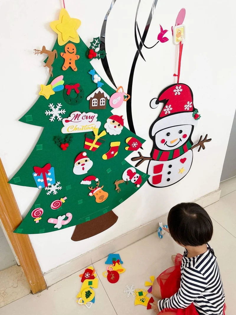 Baby Montessori Spielzeug 32 Stück DIY Filz Weihnachtsbaum Kleinkinder Beschäftigt Brett Weihnachtsbaum Geschenk für Junge Mädchen Tür Wand Ornament Dekorationen