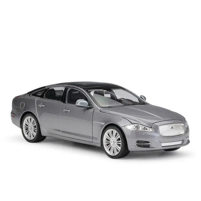 Modellauto 1:24 Druckgussauto Spielzeug Klassisches 2010 JAGUAR XJ High Simulator Auto Legierung Metall Spielzeugauto Für Kinder Geschenksammlung