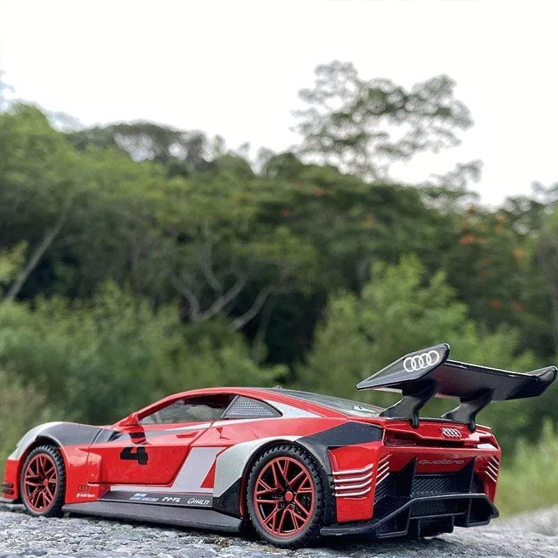 1:32 Audi GT Le Mans Sport-Rennwagen, Legierungsauto, Druckguss- und Spielzeugfahrzeuge, Metallspielzeugautomodell, hochsimulierte Sammlung, Kinderspielzeug