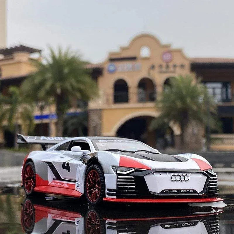 1:32 Audi GT Le Mans Sport-Rennwagen, Legierungsauto, Druckguss- und Spielzeugfahrzeuge, Metallspielzeugautomodell, hochsimulierte Sammlung, Kinderspielzeug