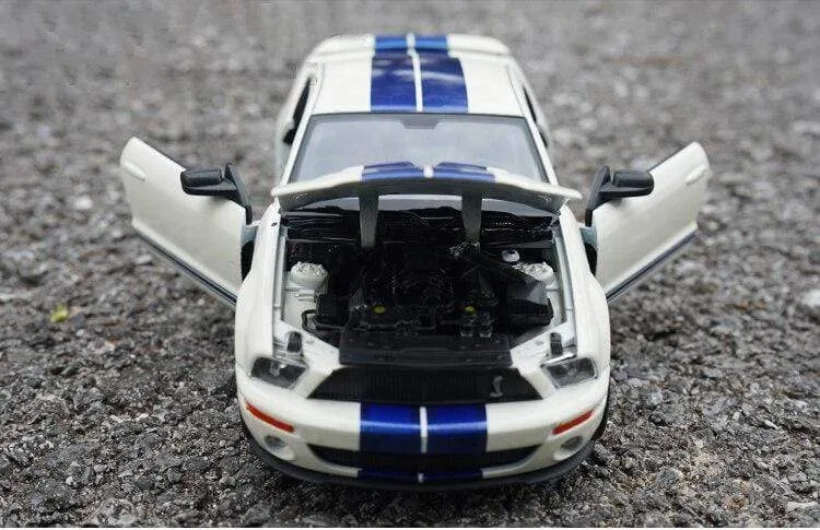 1:24 Ford Mustang Shelby GT500 Cobra 2007 Hochsimulationsautomodell Legierung Kinderspielzeugauto Sammeln Kindergeschenke