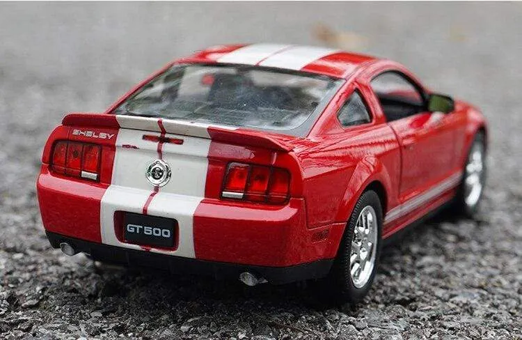 1:24 Ford Mustang Shelby GT500 Cobra 2007 Hochsimulationsautomodell Legierung Kinderspielzeugauto Sammeln Kindergeschenke