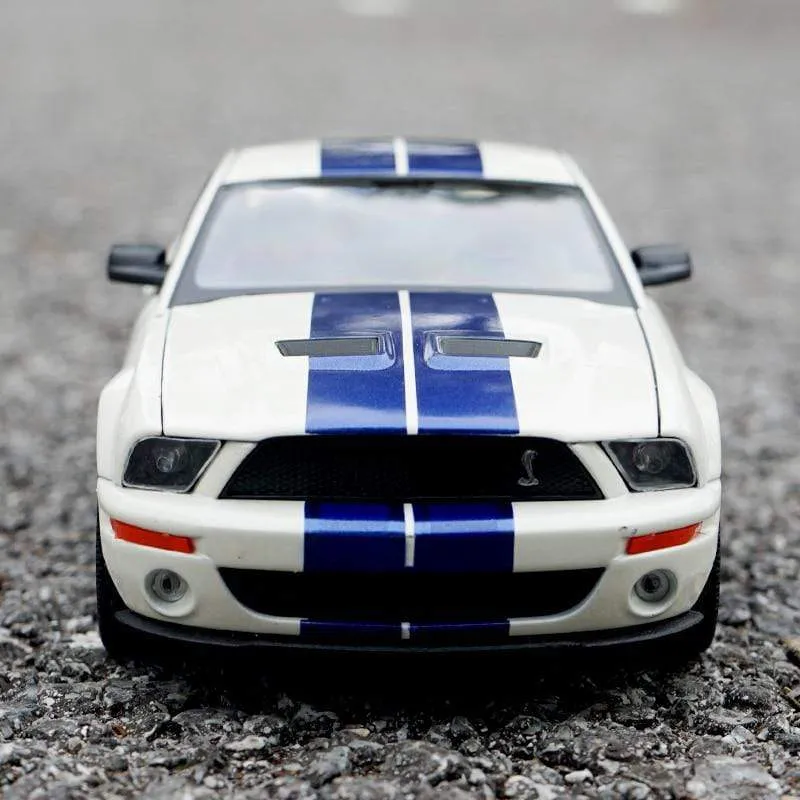 1:24 Ford Mustang Shelby GT500 Cobra 2007 Hochsimulationsautomodell Legierung Kinderspielzeugauto Sammeln Kindergeschenke