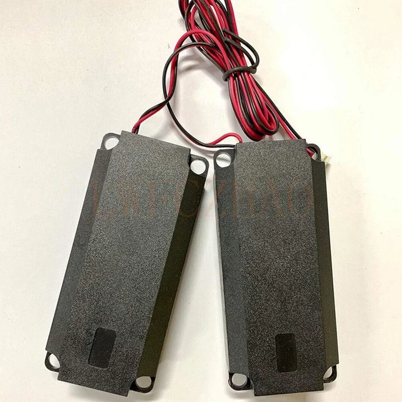 Neu: Ein Paar universeller kleiner Hornlautsprecherverstärker mit 8 Ohm und 5 Watt sowie ein 4-poliges Anschlusskabel für das Controller-Treiber-Motherboard