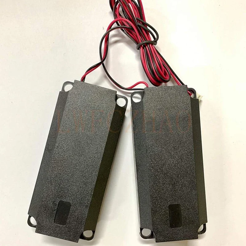Neu: Ein Paar universeller kleiner Hornlautsprecherverstärker mit 8 Ohm und 5 Watt sowie ein 4-poliges Anschlusskabel für das Controller-Treiber-Motherboard