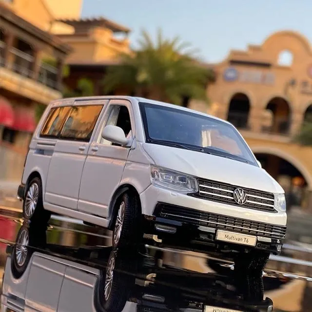 1:32 Zinklegierungsbus Volkswagen Multivan T6 Legierungsautomodell Druckguss MPV-Automodell Sound- und Lichtsimulation Kinderspielzeuggeschenk