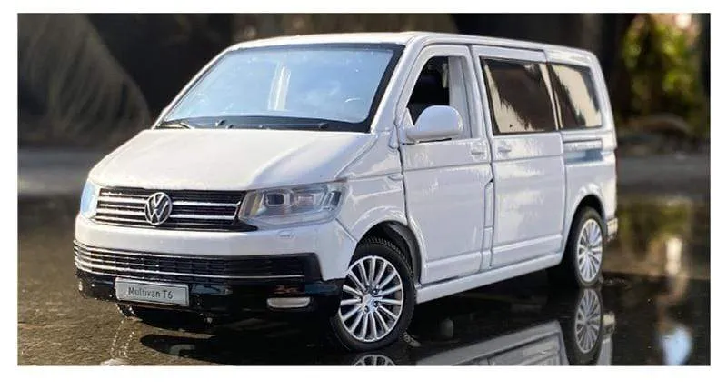 1:32 Zinklegierungsbus Volkswagen Multivan T6 Legierungsautomodell Druckguss MPV-Automodell Sound- und Lichtsimulation Kinderspielzeuggeschenk