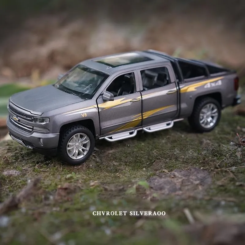 1:32 Chevrolet Silverado Pika Legierung Automodell Druckguss Spielzeugfahrzeug 6 offene Türen mit Ton/Licht/Pull-back-Spielzeug für Kinder