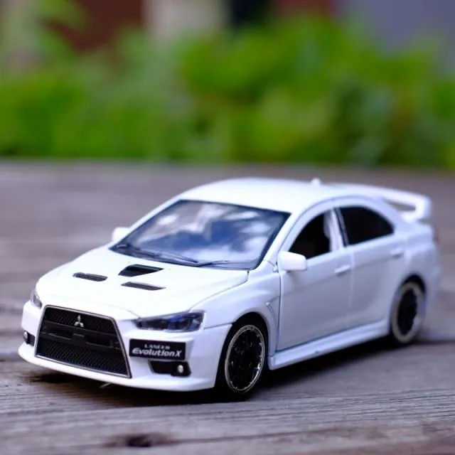 Spielzeugauto 1:32 Mitsubishi Lancer Evolution X Metalllegierung Druckgussautomodell Miniaturmodell mit Sound-Lichtmodell für Kinderauto