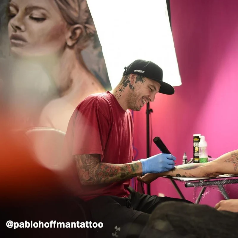 Drahtlose Tattoo-Stift-Maschine Brushless Motor 1950 mAh Lithium-Batterie Schnellladung für Reisemobilität