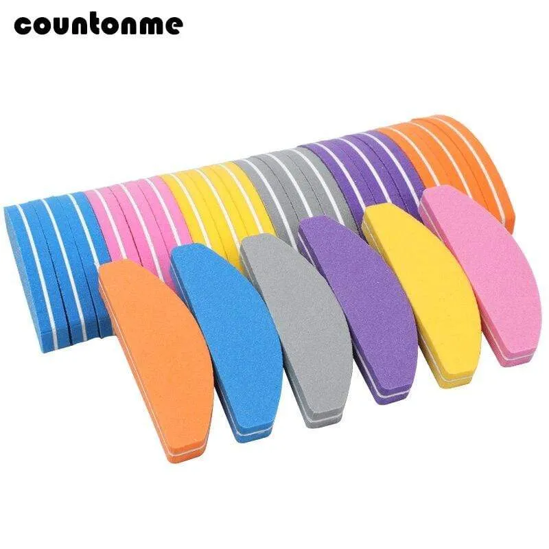 50 Stücke Mini Nagelfeilen Schwamm mehrfarbig Nagelpuffer 100/180 Halbmond Schleifpapier Polierer Maniküre Glitter Salon Nail art Werkzeuge