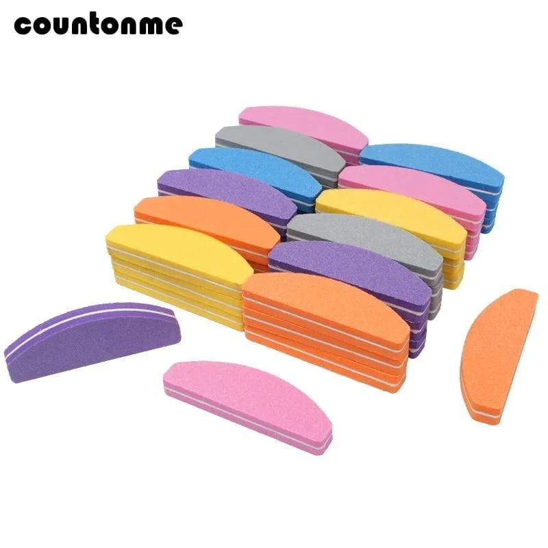 50 Stücke Mini Nagelfeilen Schwamm mehrfarbig Nagelpuffer 100/180 Halbmond Schleifpapier Polierer Maniküre Glitter Salon Nail art Werkzeuge