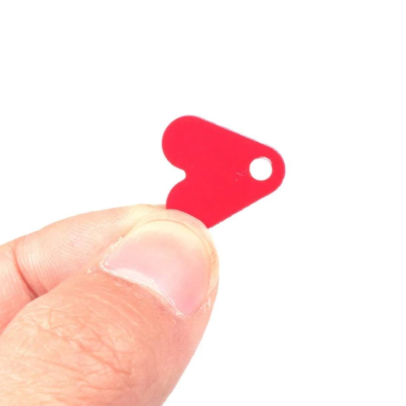 100 Stücke Kunststoff Rot Herzform Pailletten Zubehör 15/17/21mm Für Köder Löffel Angelköder Haken Schwanz DIY Angelköder Zubehör