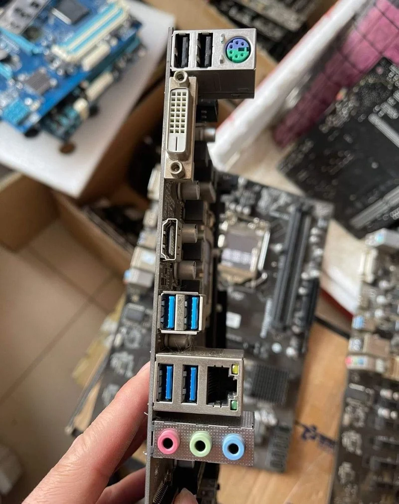 Verwendetes TB250-BTC PRO Motherboard DDR4 LGA 1151 B250-BTC 12GPU 12PCIE B250 Mining Machine Motherboard