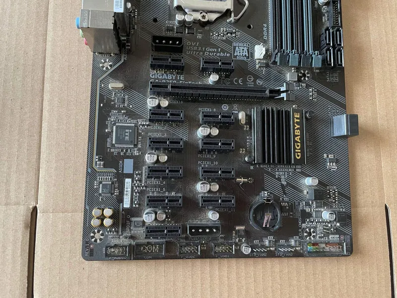 Verwendetes Gigabyte GA-B250-Fintech-Motherboard Intel B250-Sockel LGA 1151DDR4 PCI-E3.0 12 Grafikkarte Mining-Grafikkarte