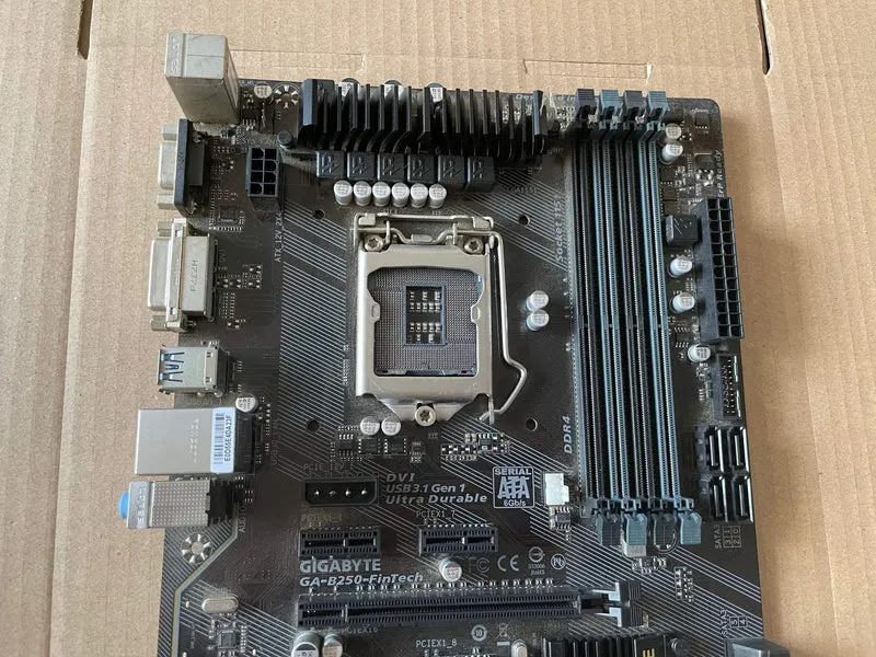 Verwendetes Gigabyte GA-B250-Fintech-Motherboard Intel B250-Sockel LGA 1151DDR4 PCI-E3.0 12 Grafikkarte Mining-Grafikkarte
