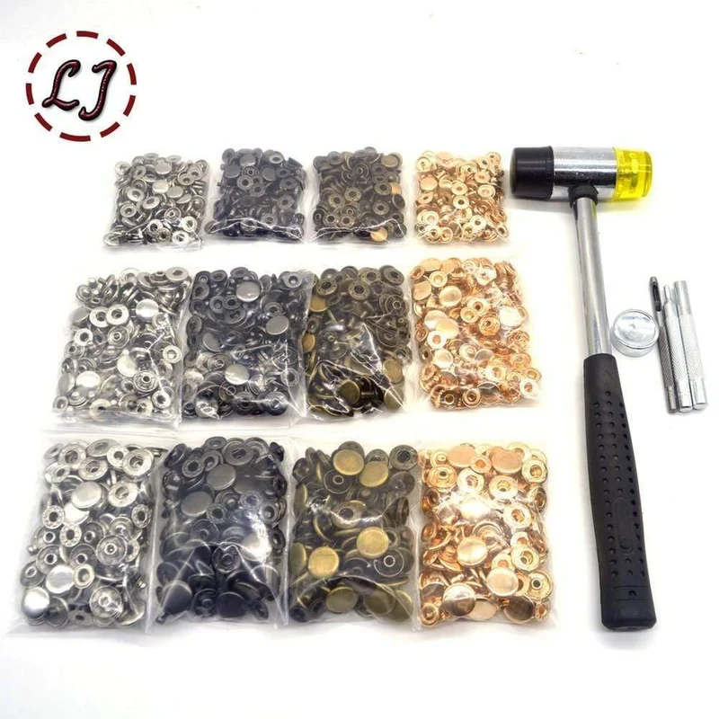4 Farben (je 30 Sätze) Druckknöpfe + 4 Werkzeuge Metall-Druckknöpfe Druckknöpfe zum Nähen von Lederwaren, Kleidung, Taschen, Armbändern, Gürteln