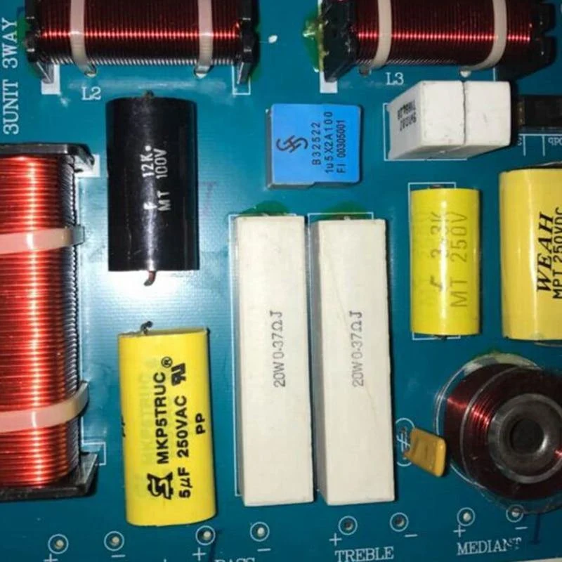 2Pcs 300W 3-Wege-Höhen-Mittelteiler-Lautsprecher-Frequenzteiler-Crossover-Filter