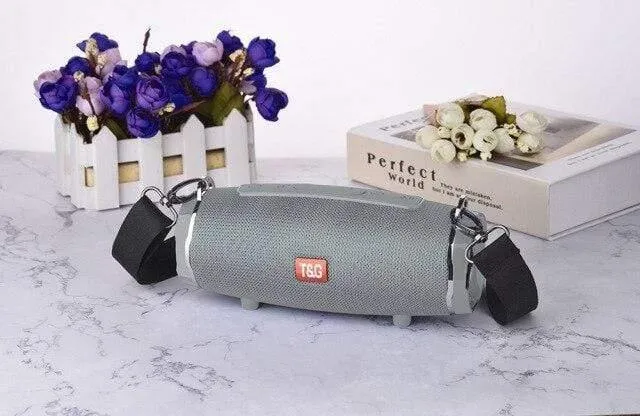 Tragbare Bluetooth Lautsprecher Im Freien Wasserdichte Stereo Spalte Drahtlose Lautsprecher Mit Mic FM Radio MP3 Bass Sound Box Dropshipping
