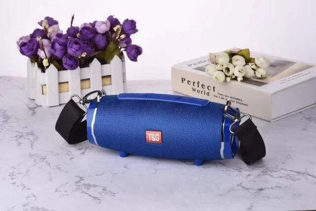 Tragbare Bluetooth Lautsprecher Im Freien Wasserdichte Stereo Spalte Drahtlose Lautsprecher Mit Mic FM Radio MP3 Bass Sound Box Dropshipping