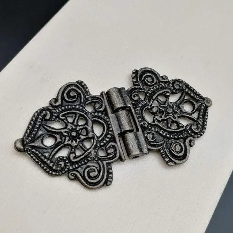 2x Antike Bronze Mini Spitzenscharnier Kleine dekorative Schmuck Holz Box Box Schranktür Scharniere mit Nägeln Möbel Zubehör
