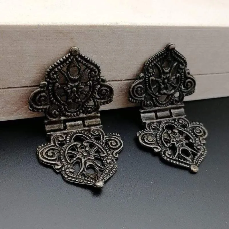 2x Antike Bronze Mini Spitzenscharnier Kleine dekorative Schmuck Holz Box Box Schranktür Scharniere mit Nägeln Möbel Zubehör
