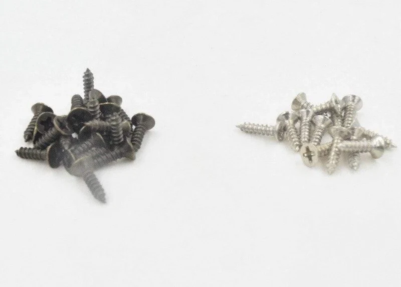 100 Stück 2 x 5 mm, 2 x 6 mm, 2 x 8 mm, 2 x 10 mm, flache kleine Schraube, Zimmermannsschraube, Hardware-Zubehörbox, Holzmöbel