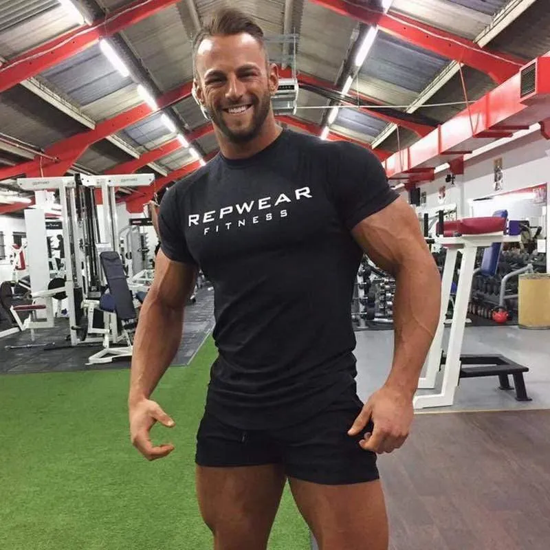 Männer Kurzarm Baumwolle T-Shirt Turnhallen Fitness Bodybuilding T-Shirt Männlich Sommer New Casual Fashion Slim Tees Tops Markenkleidung