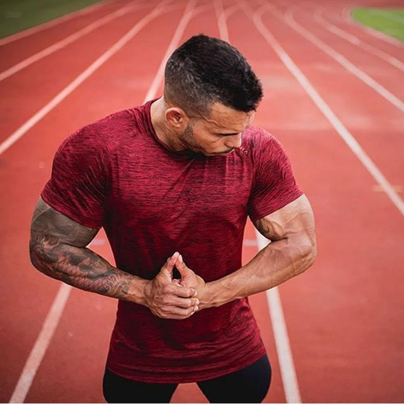 Kompression Quick Dry Shirts Herren Turnhallen Fitness T-Shirt Skinny T-Shirt Tops Männlich Sommer Jogger Workout Crossfit Markenkleidung