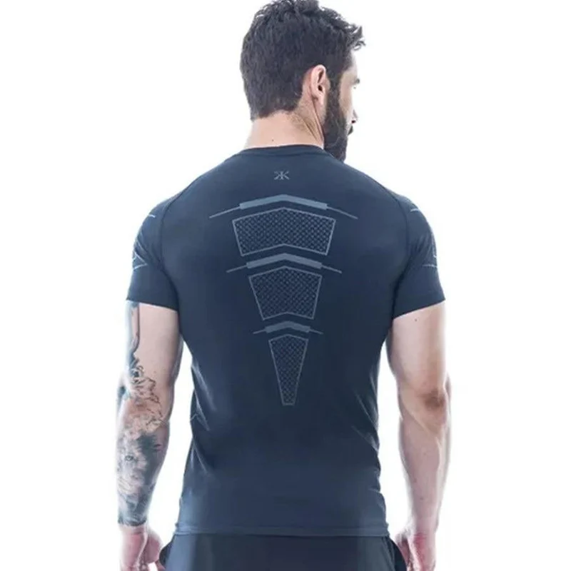 Männer Fitness Fitness T-Shirt Kompression Skinny Bodybuilding T-Shirt Muskel иуди Männlich Sommer Casual Workout Tee Tops Markenkleidung