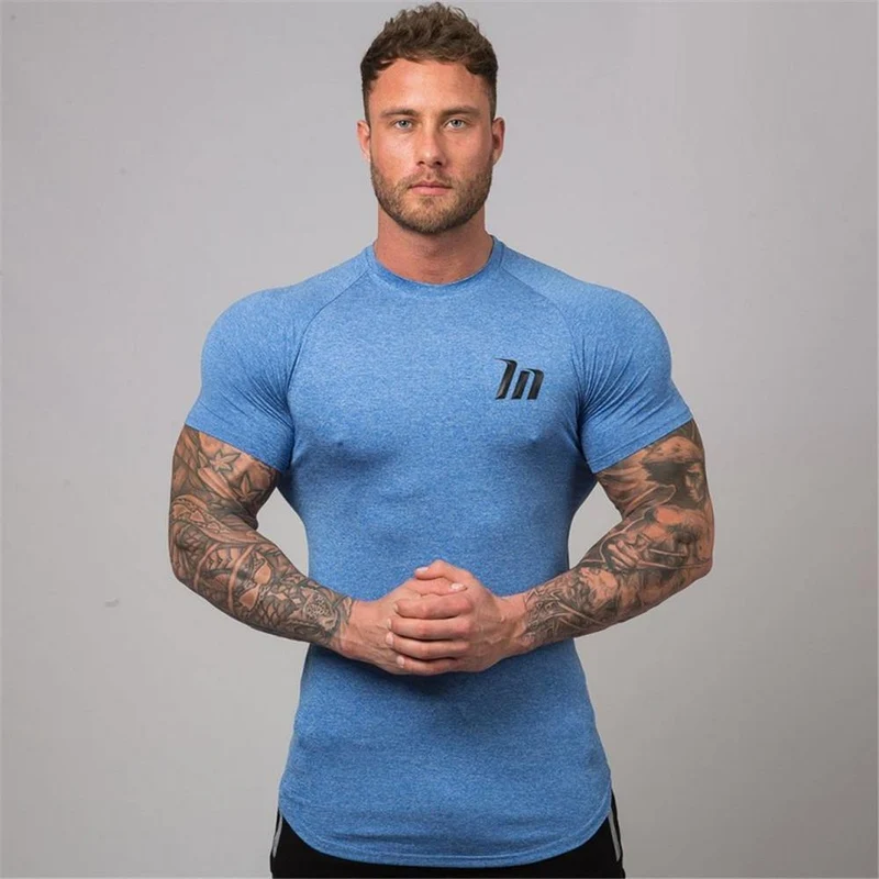 Superelastic Quick Dry T-Shirt Herren Turnhallen Fitness Bodybuilding T-Shirt Skinny T-Shirt Tops Männliche Jogger Workout Brand Kleidung