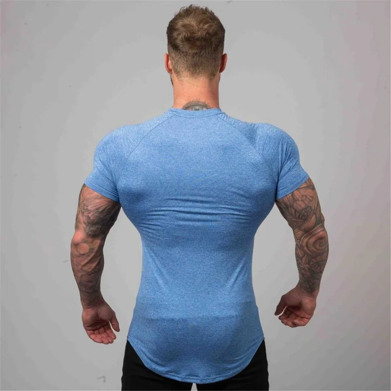 Superelastic Quick Dry T-Shirt Herren Turnhallen Fitness Bodybuilding T-Shirt Skinny T-Shirt Tops Männliche Jogger Workout Brand Kleidung