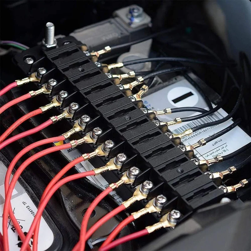 12-Wege-Sicherungskastenhalter DC12V-32V für Kraftfahrzeuge mit Sicherungshalter mit Schraubmutteranschluss für Auto-LKW-Marineboot