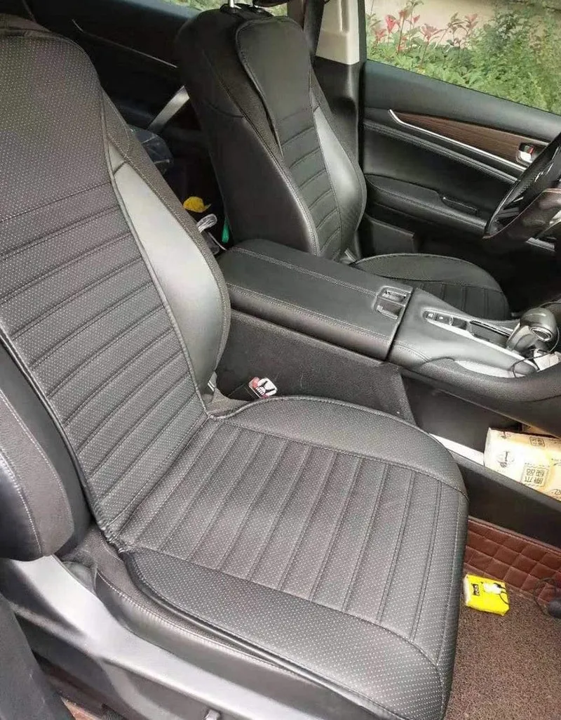 Brandneue, knitterfreie Autositzkissen aus PU-Leder, die Sitzkissen bewegen sich nicht, angenehme, universelle, rutschfeste Sitzbezüge.