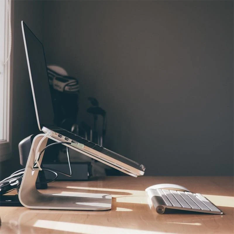 Laptop-Kühlerhalter aus Aluminiumlegierung Verbessert die Desktop-Ergonomie die Notebook-Unterstützung für den MacBook Air Pro-Ständer