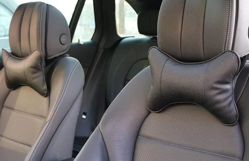 2 Stück Kunstleder-Autokissen zum Schutz Ihres Nackens/Auto-Kopfstütze, lochgrabendes Design/Autozubehör, Sicherheits-Nackenkissen