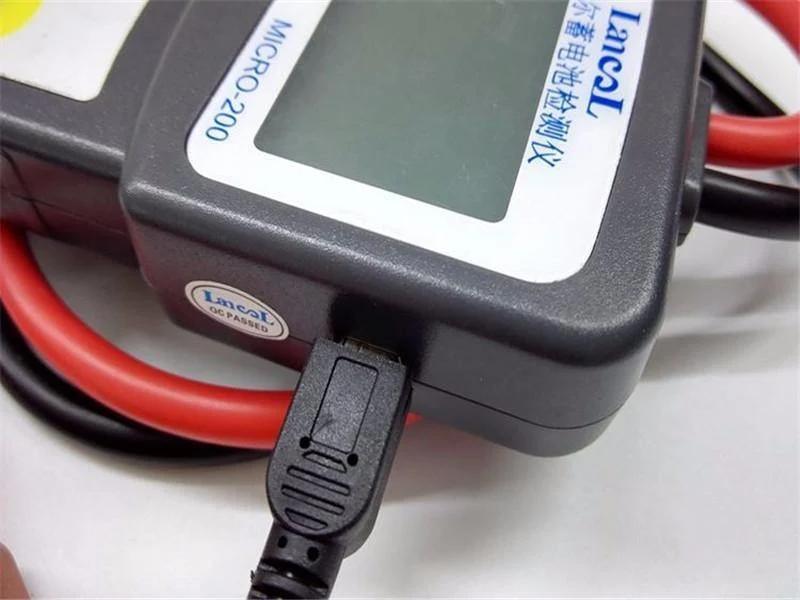 MICRO-200 Autobatterie-Kapazitätstester Batterietester 12V Fahrzeug Digitaler Batterieanalysator Auto CCA 30-200Ah Tragbar
