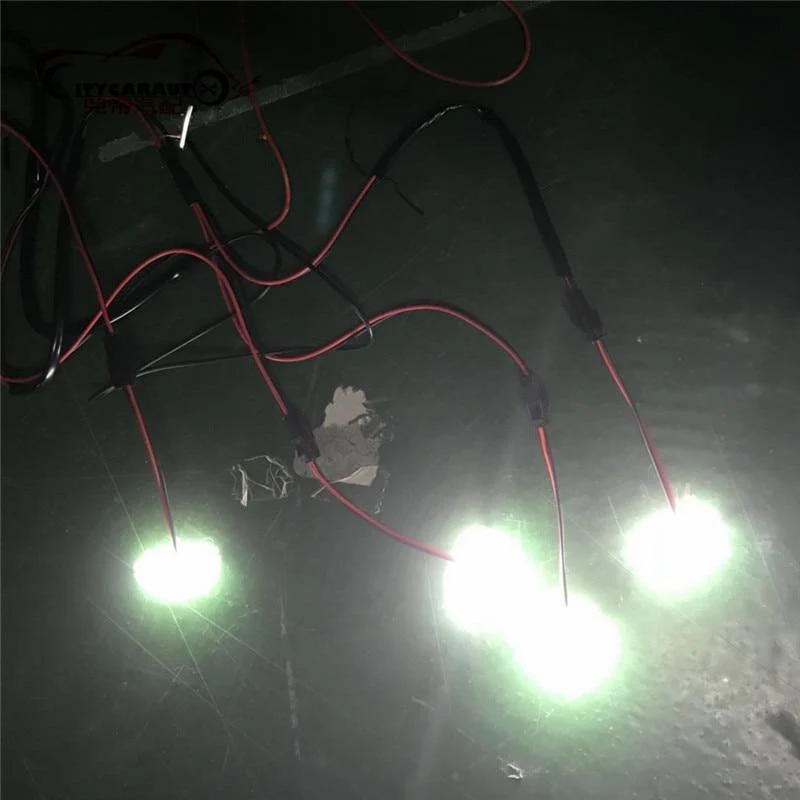 4pcs / set vorderes laufendes Gitter führte weißes gelbes geführtes drl, das für Furt Förstergrill 2015-2017 Auto gepasst wurde