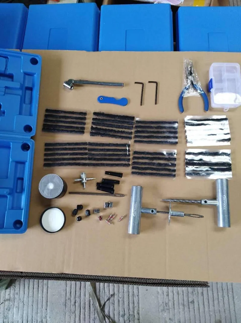 67-teiliger Satz Reifenreparaturwerkzeuge Reifenreparaturset Auto Tubeless Robustes Reparaturwerkzeug Vakuum-Reifenreparaturset Pannenreifen