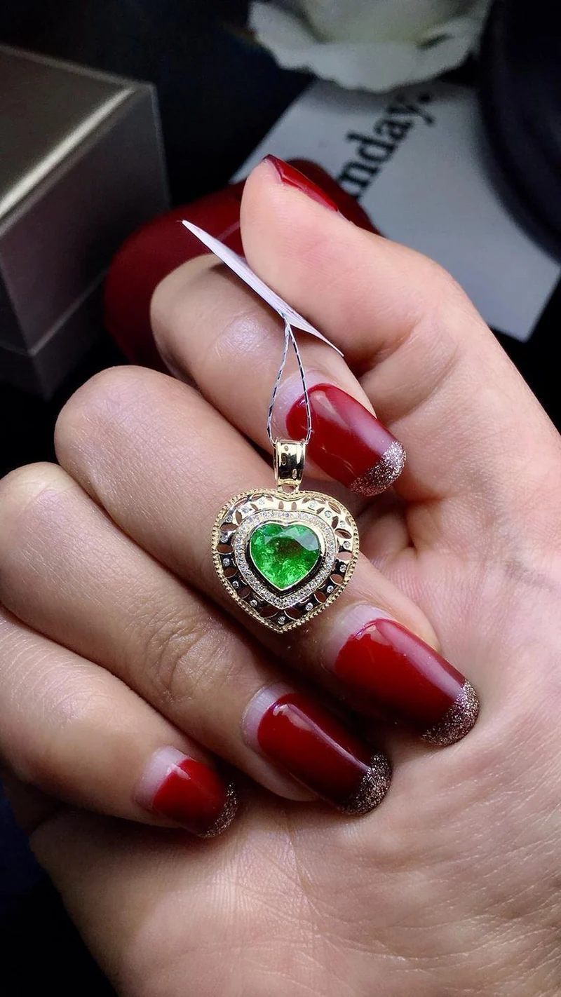 18 Karat Weißgold, natürlicher grüner Tsavorit-Edelstein, 2.1 ct Diamanten, Damen-Anhänger, Halsketten für Damen-Juwelen