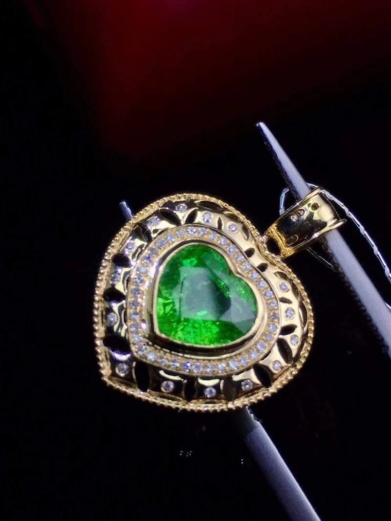 18 Karat Weißgold, natürlicher grüner Tsavorit-Edelstein, 2.1 ct Diamanten, Damen-Anhänger, Halsketten für Damen-Juwelen