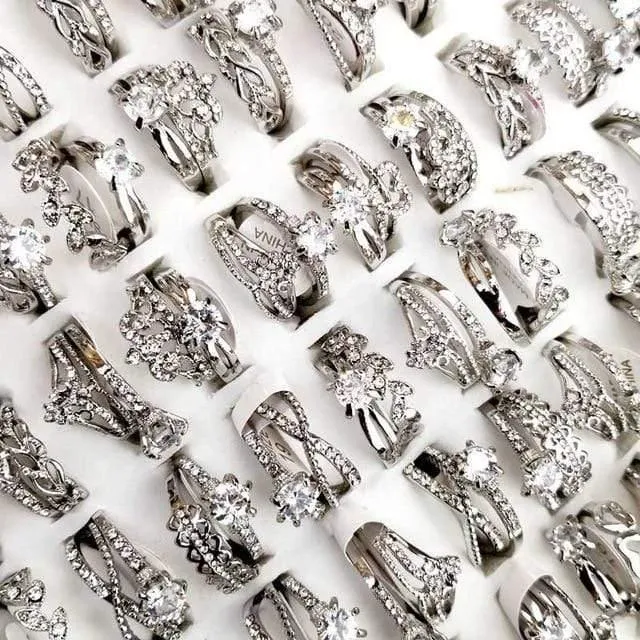 10Pcs Damenringe New Design Mixed Styles Gold und SilverZircon Großhandelsringe Lots Female Jewelry Bulks Lot LR4161