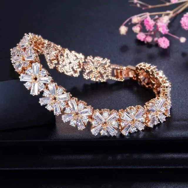 Frauen Modeschmuck Wunderschöne Silber Farbe Frühlingsblume Zirkonia Verbunden Tennis Armband für Hochzeit CB010