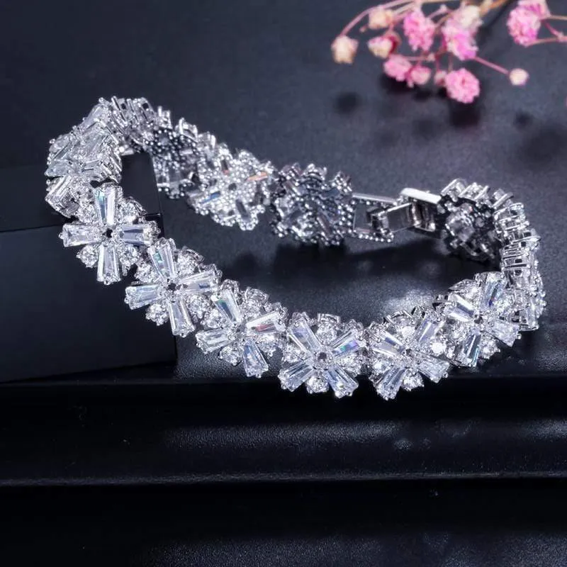 Frauen Modeschmuck Wunderschöne Silber Farbe Frühlingsblume Zirkonia Verbunden Tennis Armband für Hochzeit CB010