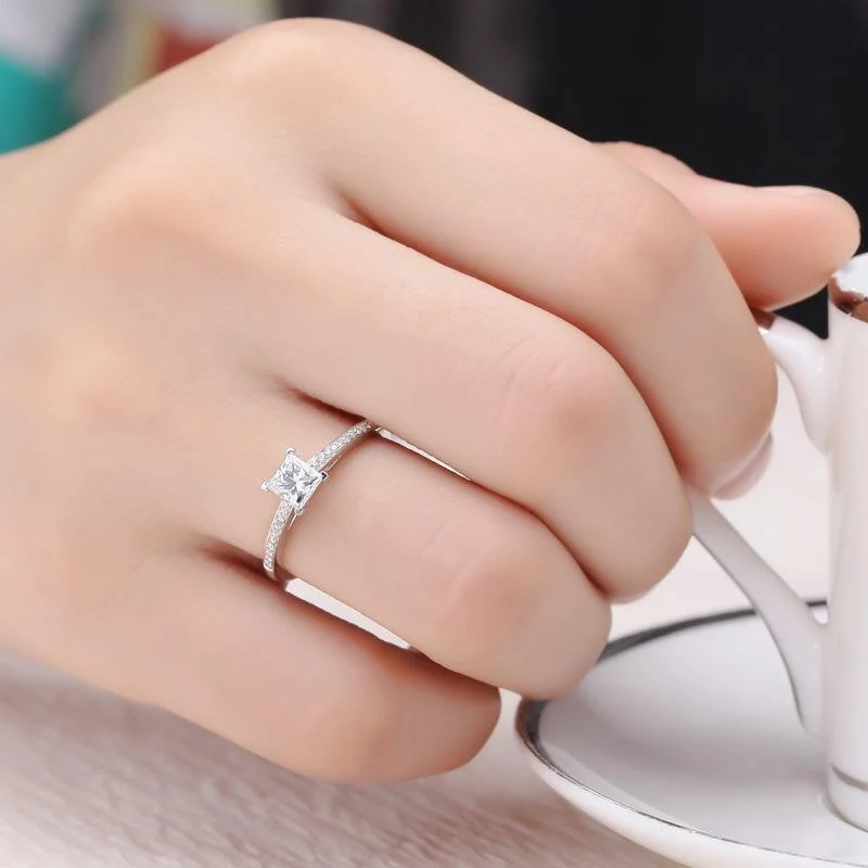 925 Solid Sterling Silver Erstellt Moissanite Edelstein Hochzeit Engagement Diamanten Ring Edlen Schmuck Geschenke Großhandel