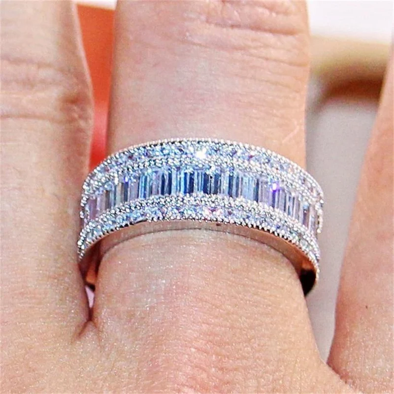 Ring aus 925er-Sterlingsilber mit Edelsteinen, leuchtender quadratischer, vollständig simulierter Diamantring für den Finger als Geschenk für Frauen