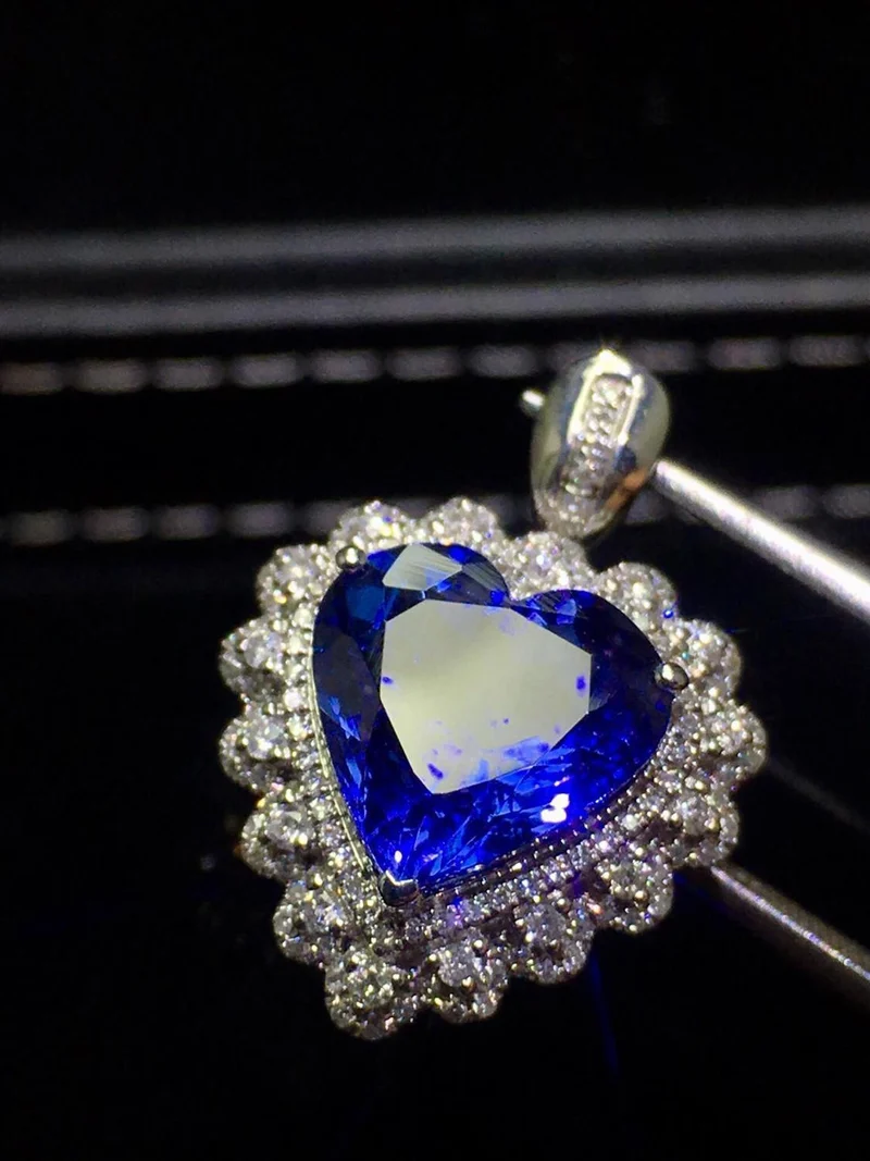 18K Weißgold 100% natürliche blaue Tansanit-Edelsteine ​​8.5ct Diamonds Fine Chic Pendant Necklace