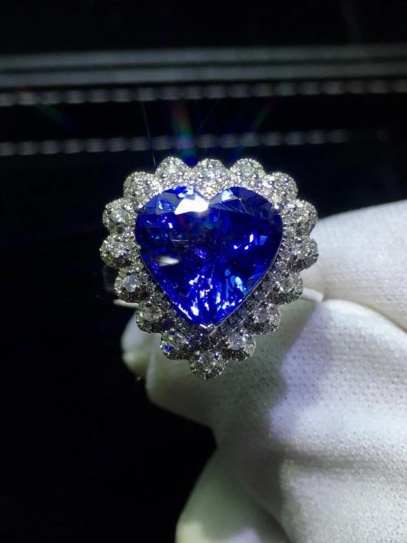 18K Weißgold 100% natürliche blaue Tansanit-Edelsteine ​​8.5ct Diamonds Fine Chic Pendant Necklace