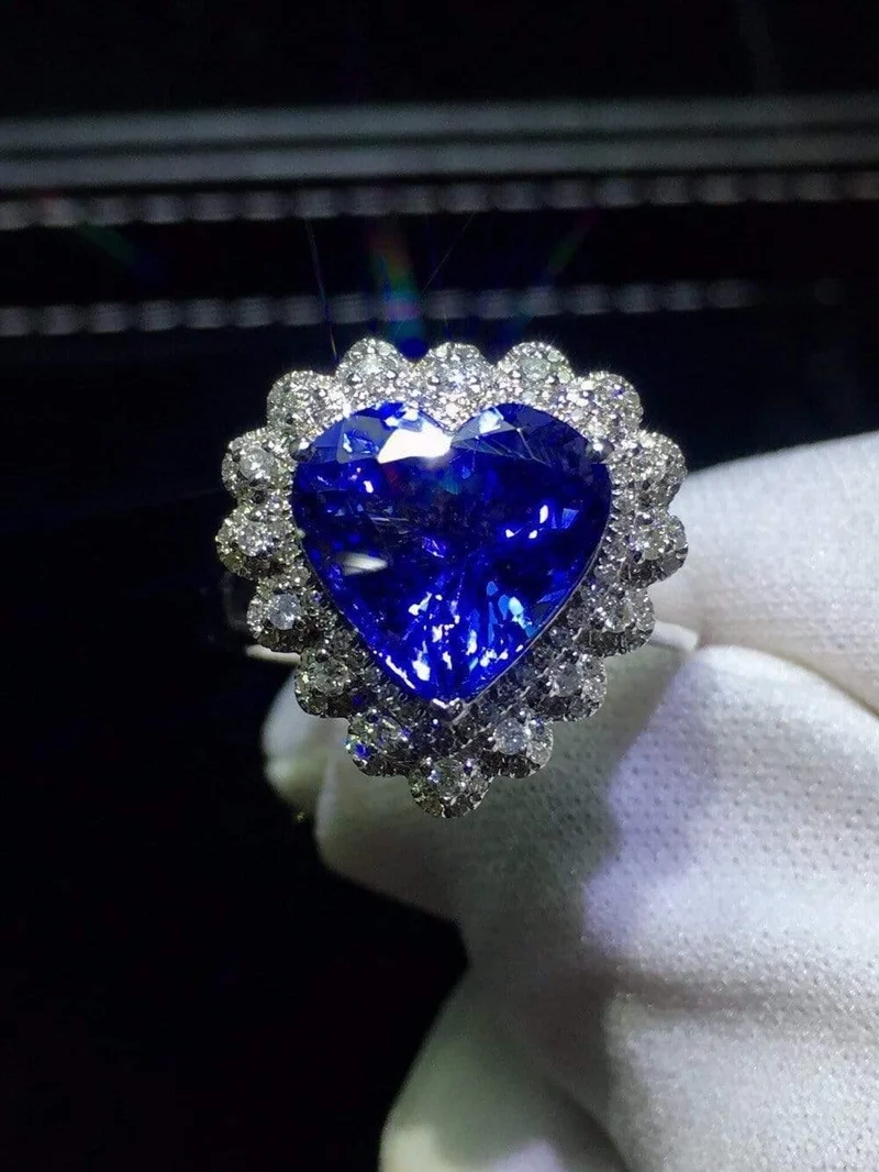 18K Weißgold 100% natürliche blaue Tansanit-Edelsteine ​​8.5ct Diamonds Fine Chic Pendant Necklace